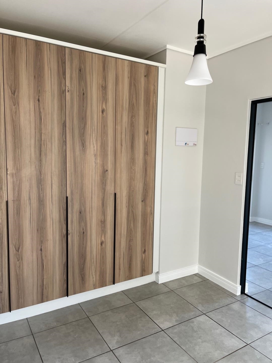 1 Bedroom Property for Sale in Waterfall Gauteng