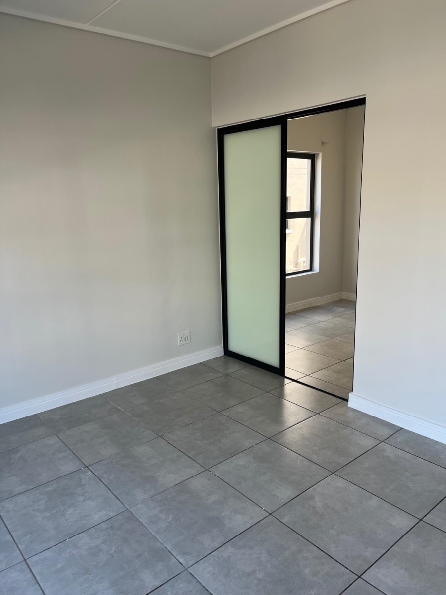 1 Bedroom Property for Sale in Waterfall Gauteng