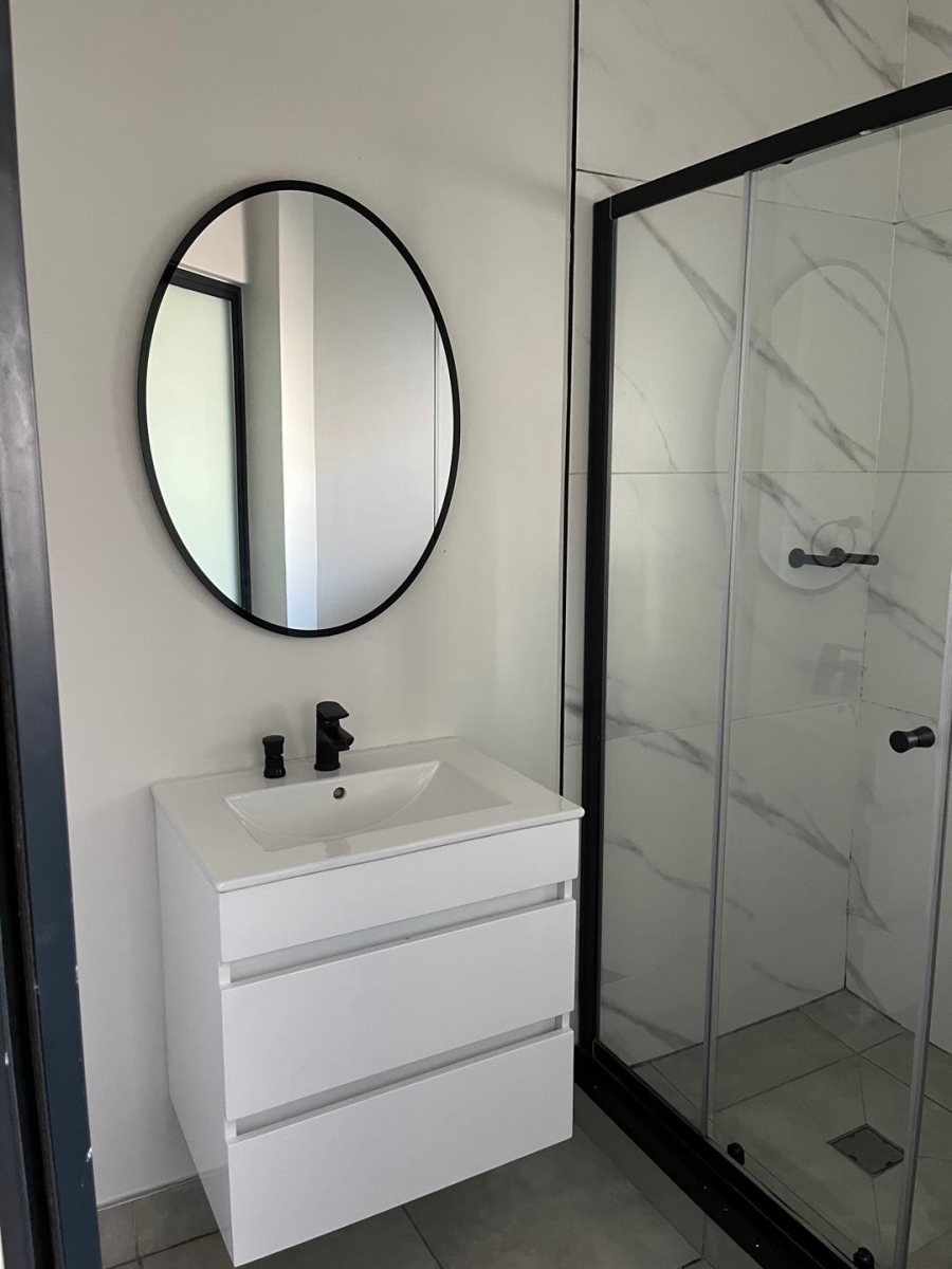 1 Bedroom Property for Sale in Waterfall Gauteng