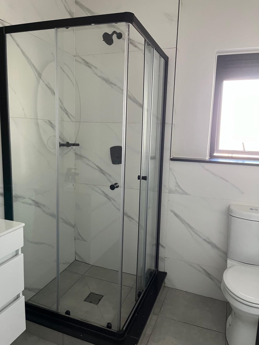 1 Bedroom Property for Sale in Waterfall Gauteng