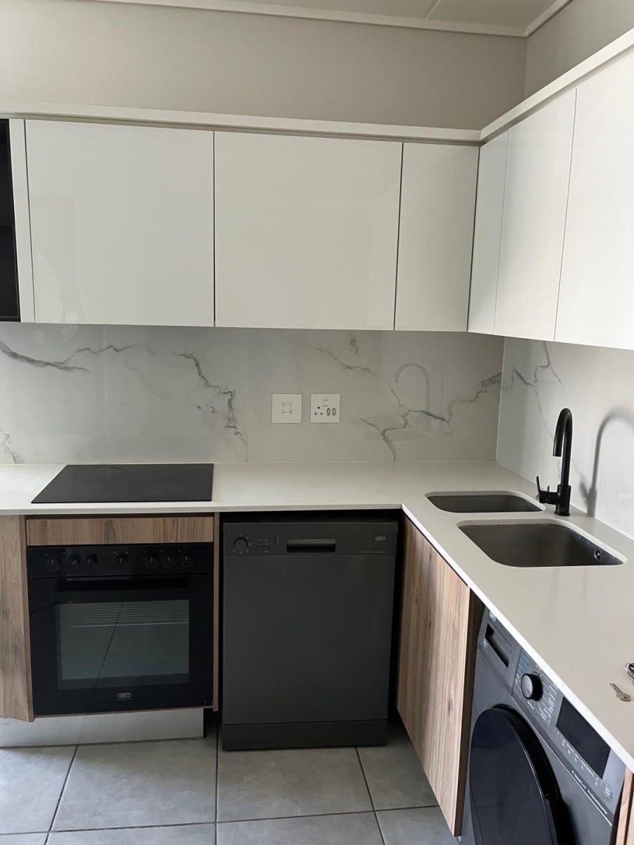 1 Bedroom Property for Sale in Waterfall Gauteng