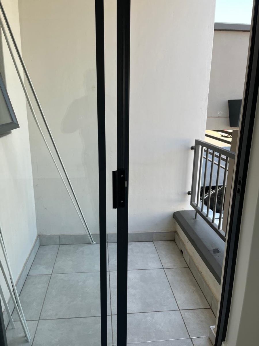 1 Bedroom Property for Sale in Waterfall Gauteng