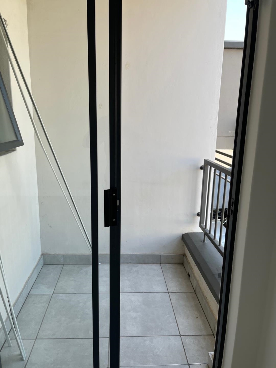 1 Bedroom Property for Sale in Waterfall Gauteng