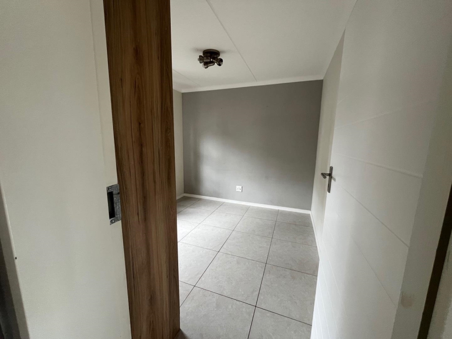 2 Bedroom Property for Sale in Modderfontein Gauteng