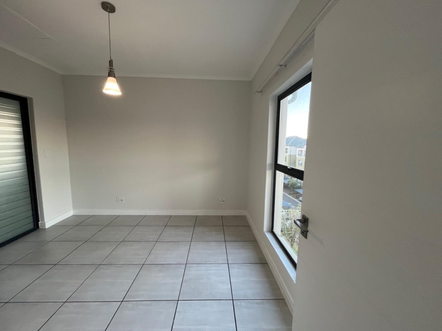 1 Bedroom Property for Sale in Waterfall Gauteng