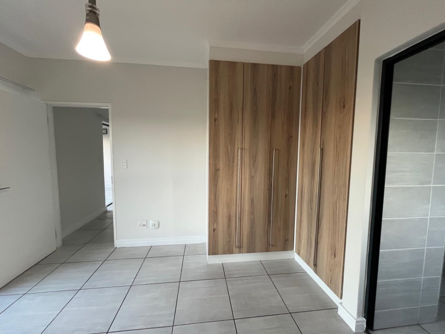 1 Bedroom Property for Sale in Waterfall Gauteng