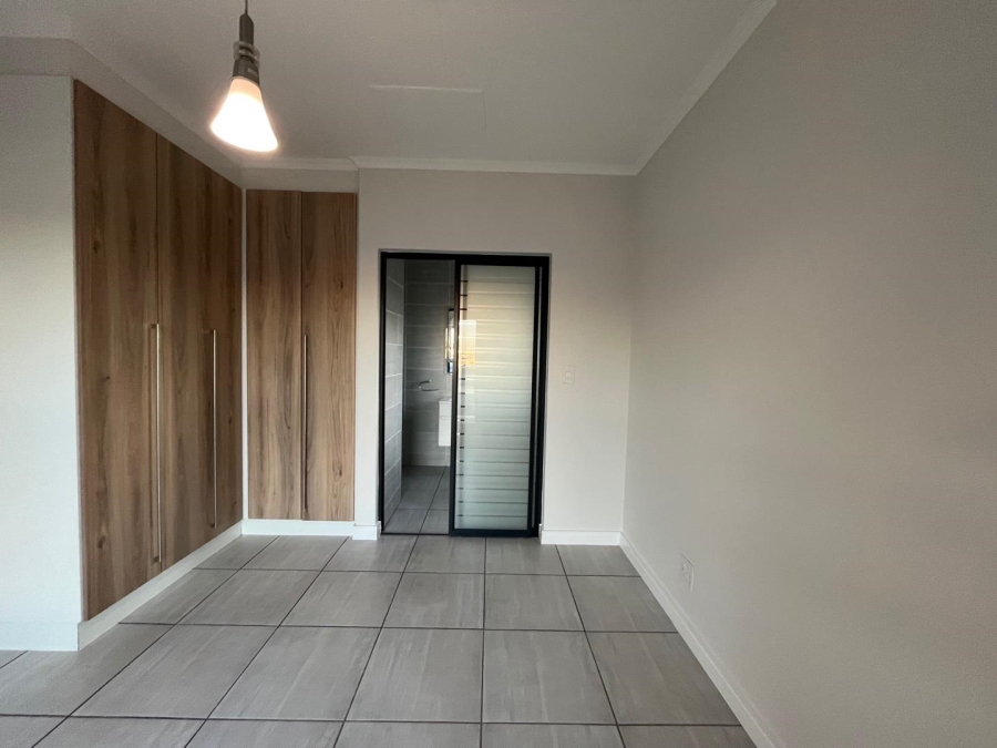 1 Bedroom Property for Sale in Waterfall Gauteng