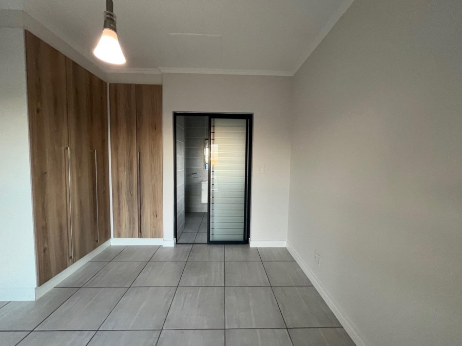 1 Bedroom Property for Sale in Waterfall Gauteng