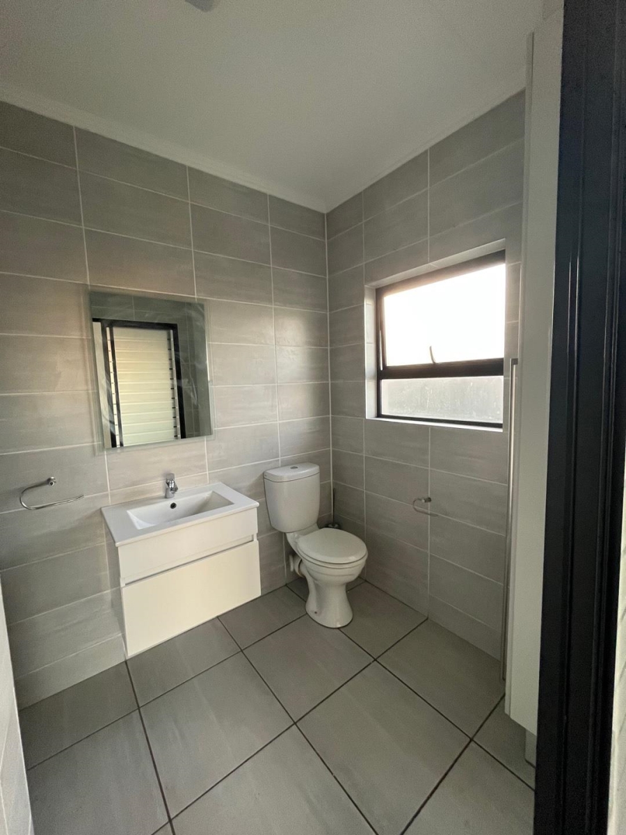 1 Bedroom Property for Sale in Waterfall Gauteng
