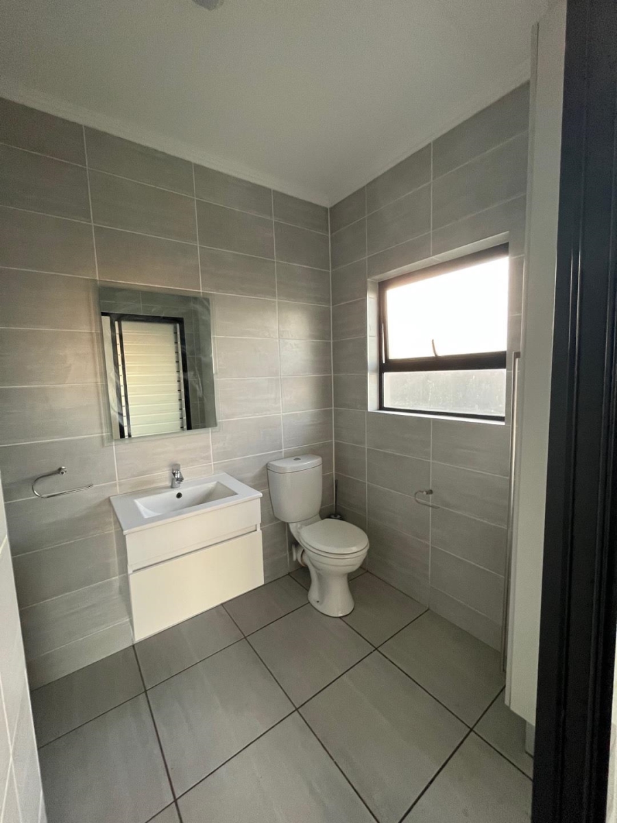 1 Bedroom Property for Sale in Waterfall Gauteng