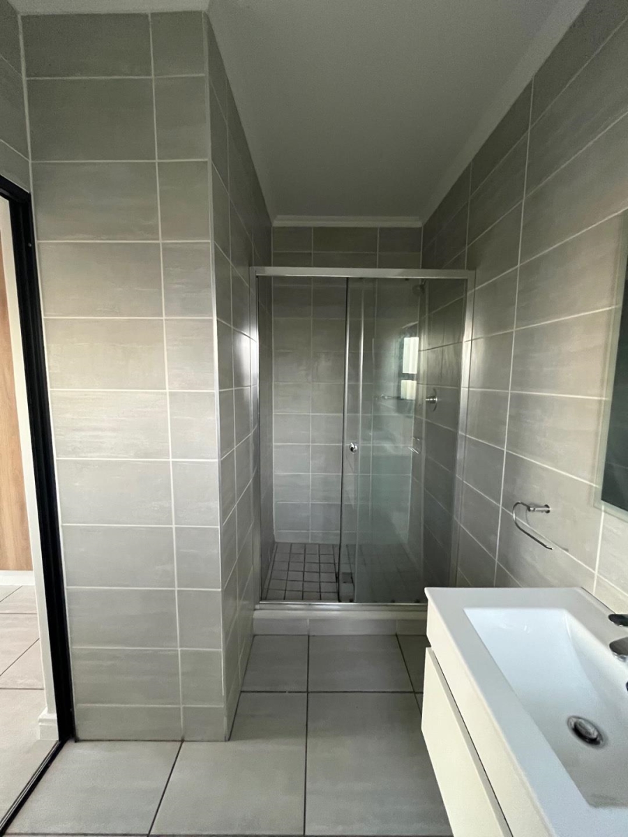1 Bedroom Property for Sale in Waterfall Gauteng