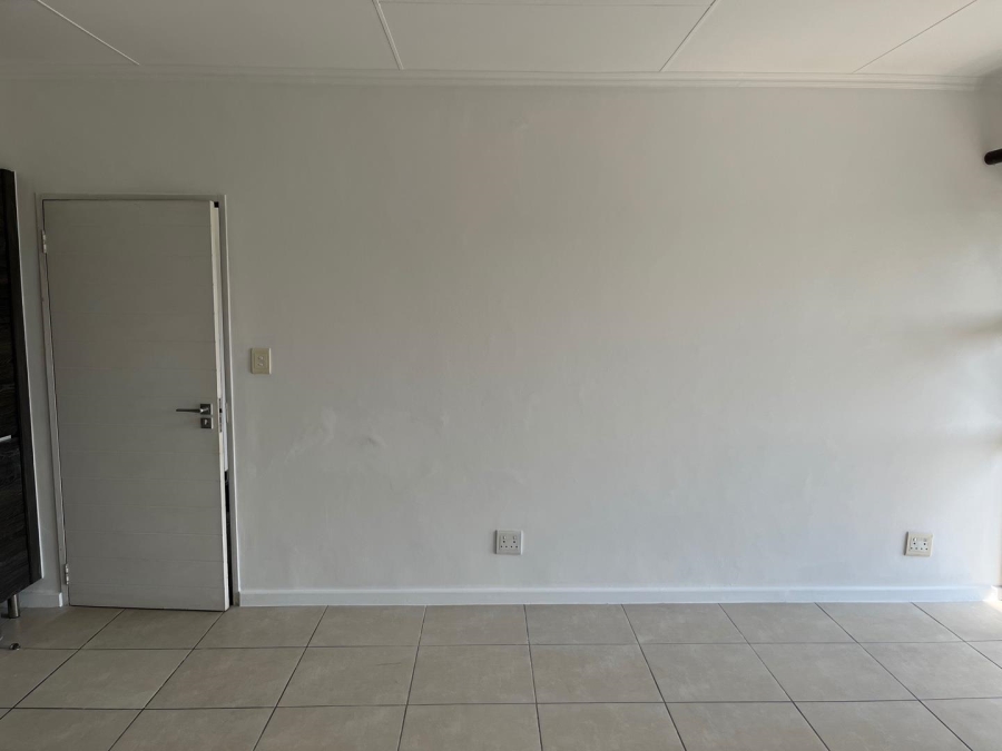 1 Bedroom Property for Sale in Bryanston Gauteng