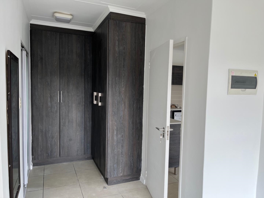 1 Bedroom Property for Sale in Bryanston Gauteng