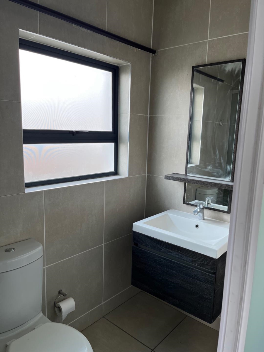 1 Bedroom Property for Sale in Bryanston Gauteng