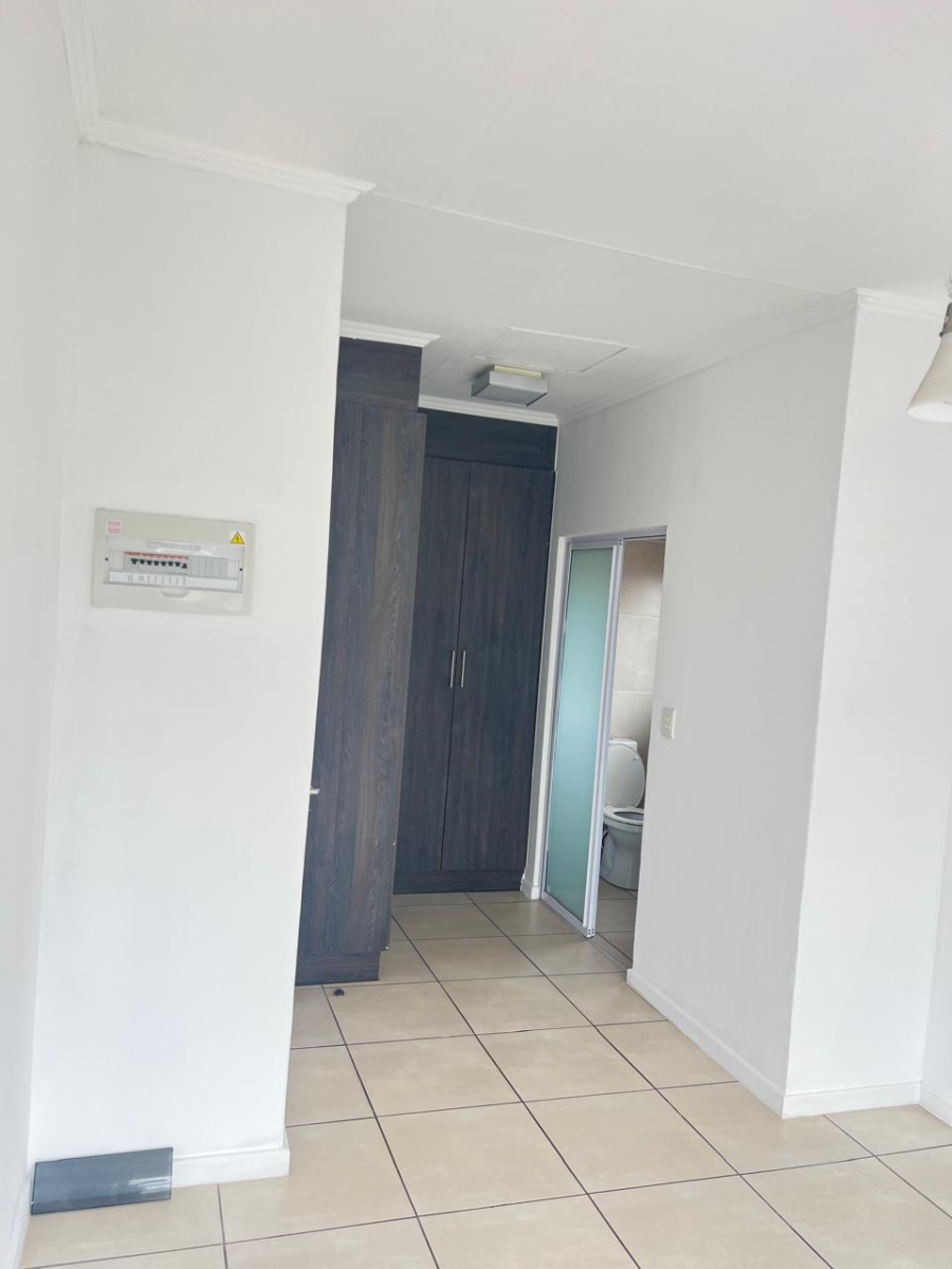 1 Bedroom Property for Sale in Greenstone Hill Gauteng
