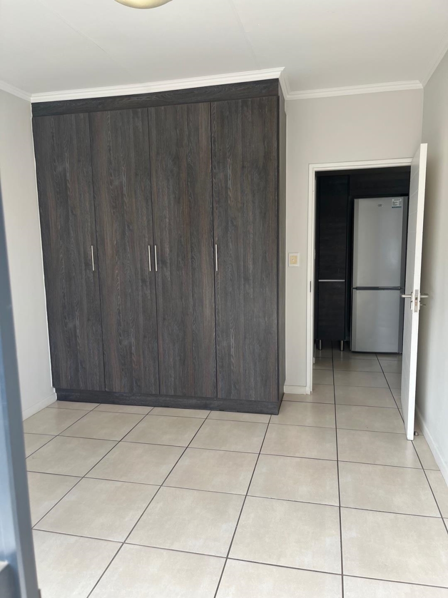 1 Bedroom Property for Sale in Olivedale Gauteng