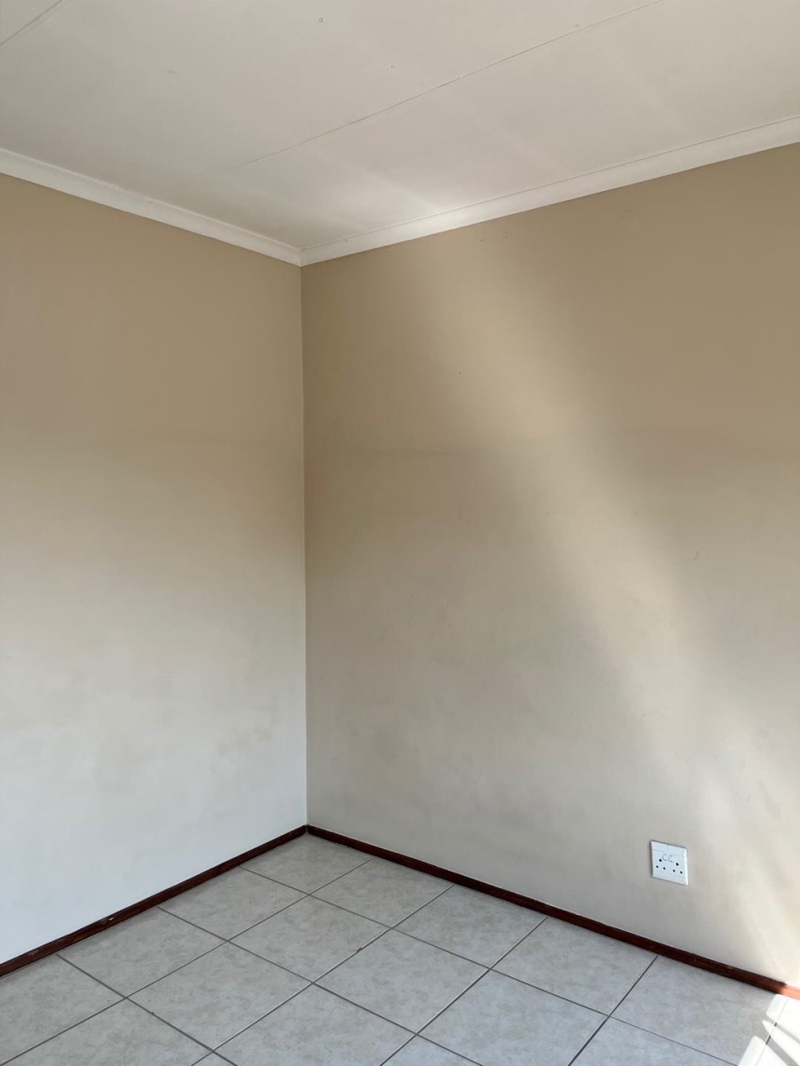 2 Bedroom Property for Sale in Lonehill Gauteng
