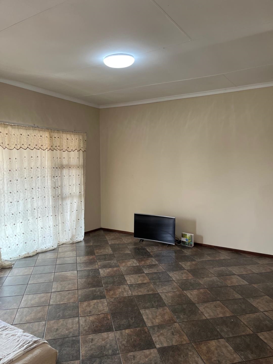 2 Bedroom Property for Sale in Lonehill Gauteng