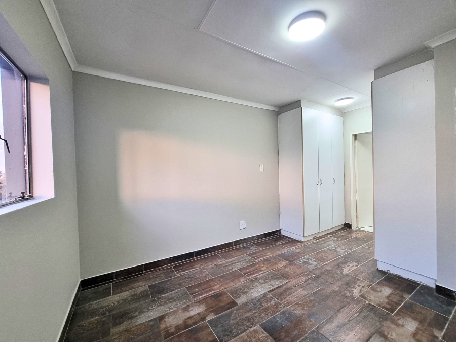 2 Bedroom Property for Sale in Noordwyk Gauteng