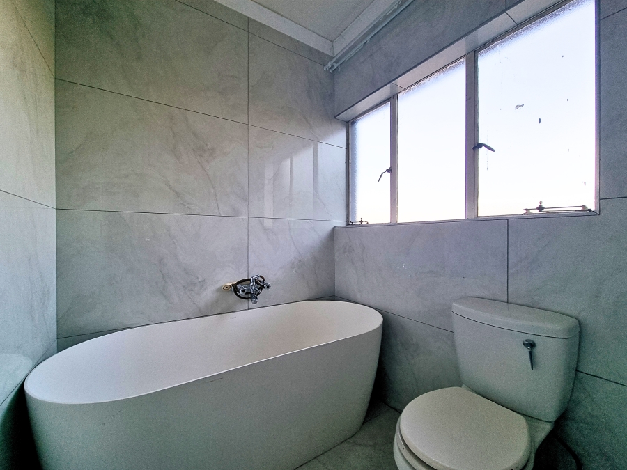 2 Bedroom Property for Sale in Noordwyk Gauteng