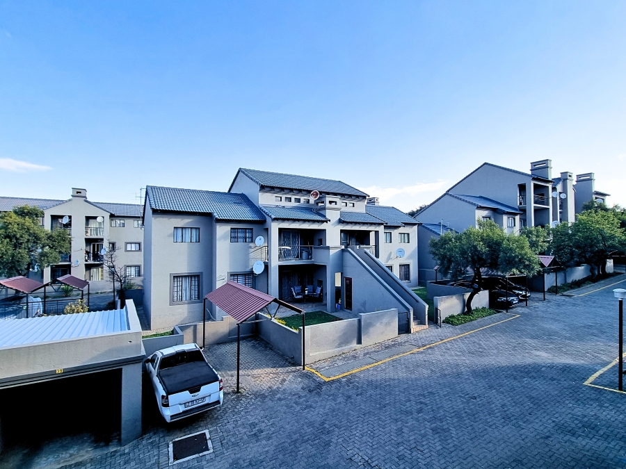 2 Bedroom Property for Sale in Noordwyk Gauteng