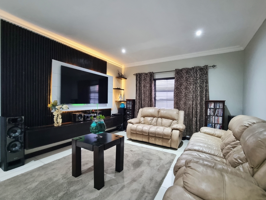 4 Bedroom Property for Sale in Waterfall Country Village Gauteng