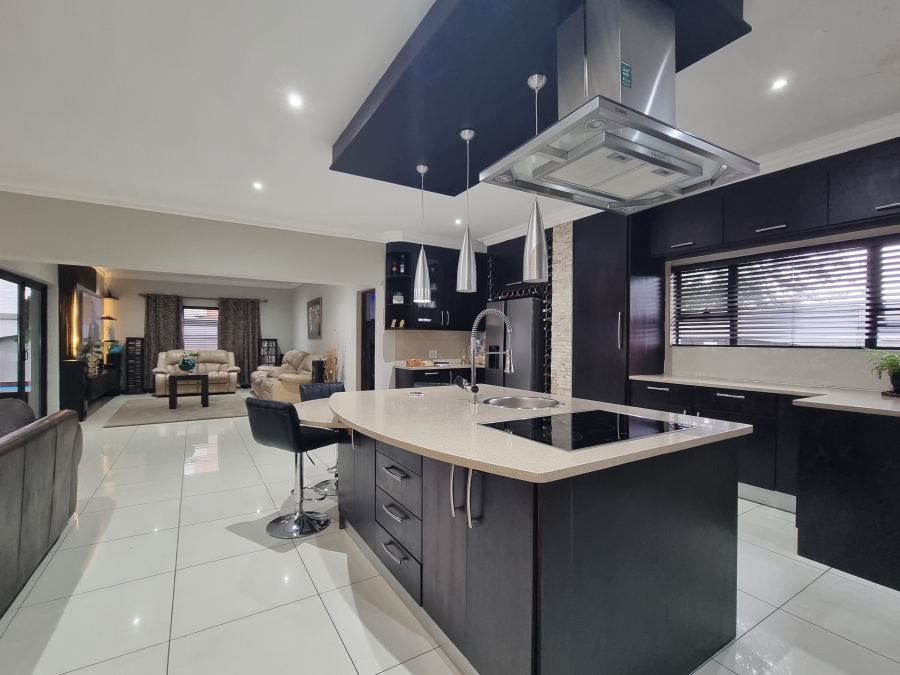 4 Bedroom Property for Sale in Waterfall Country Village Gauteng