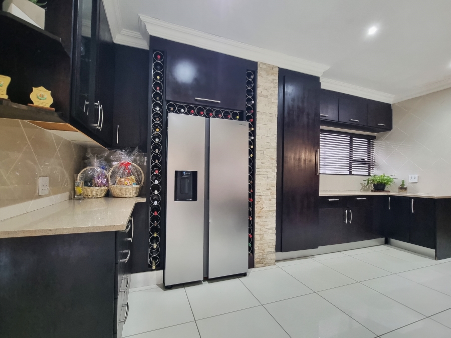 4 Bedroom Property for Sale in Waterfall Country Village Gauteng