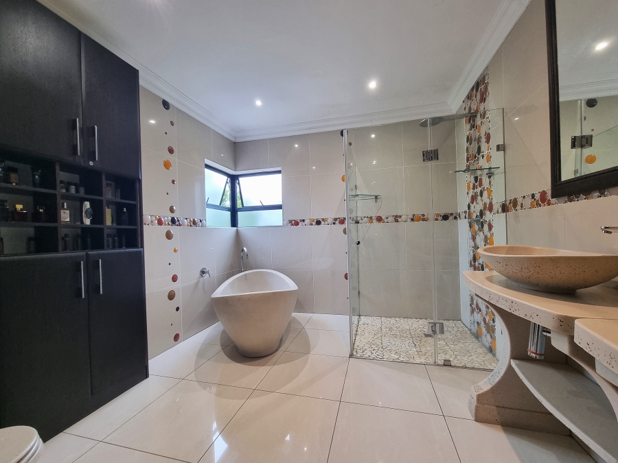 4 Bedroom Property for Sale in Waterfall Country Village Gauteng