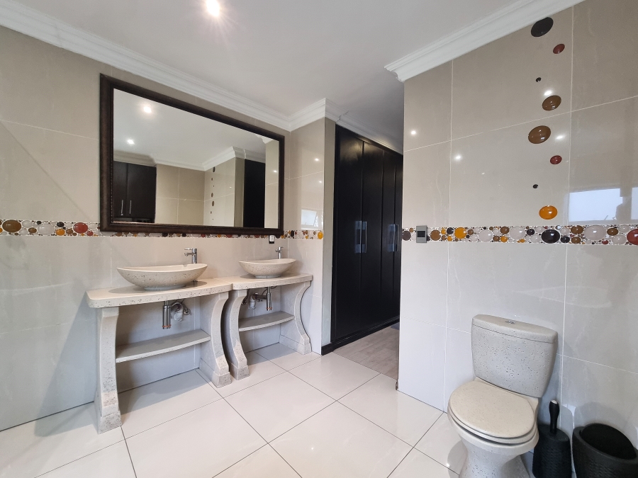 4 Bedroom Property for Sale in Waterfall Country Village Gauteng