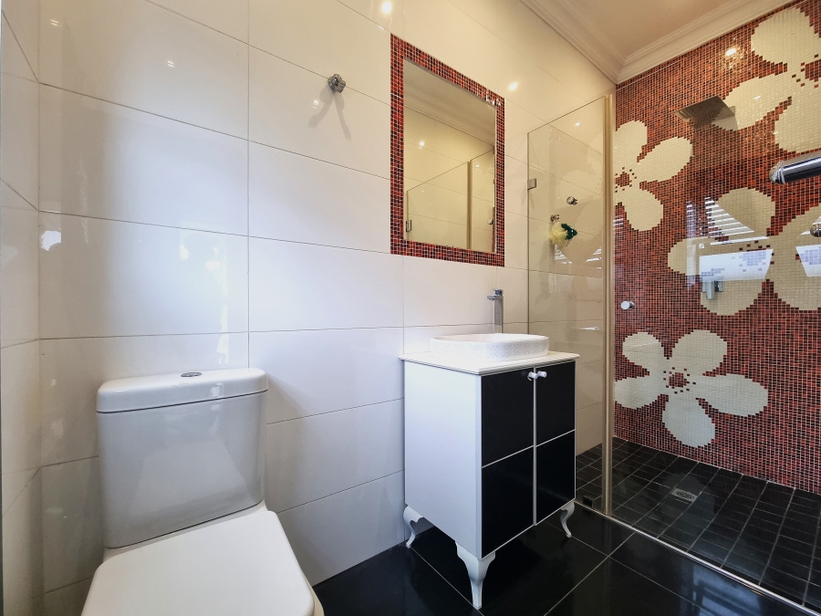 4 Bedroom Property for Sale in Waterfall Country Village Gauteng