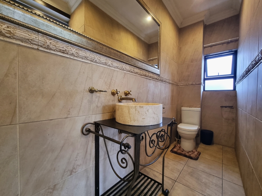 4 Bedroom Property for Sale in Waterfall Country Village Gauteng