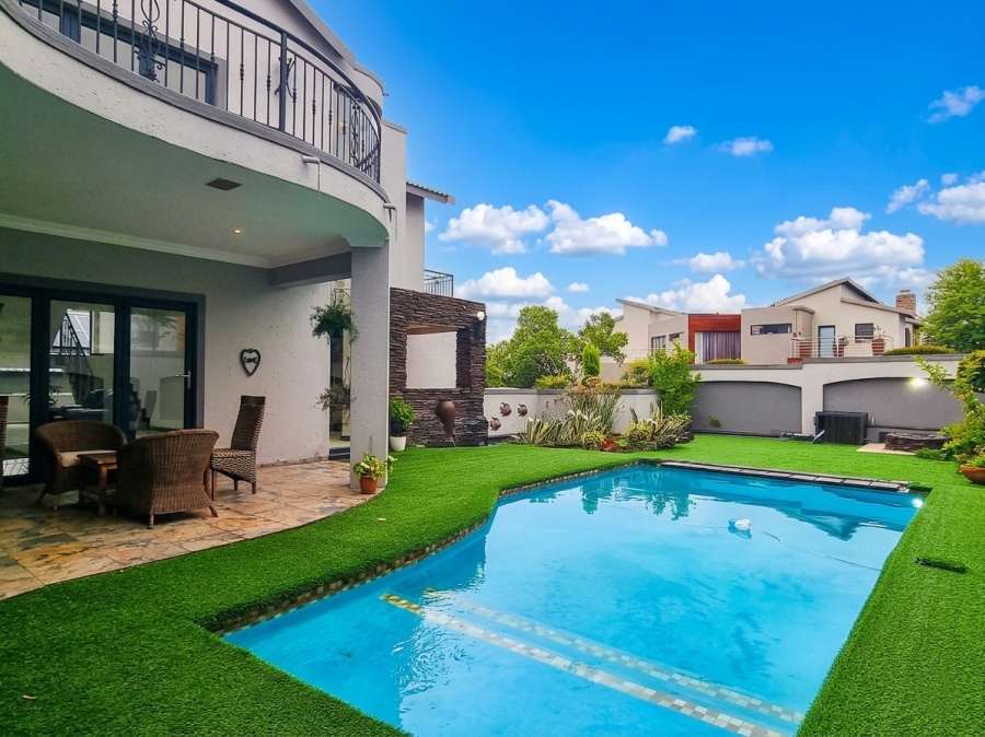4 Bedroom Property for Sale in Waterfall Country Village Gauteng