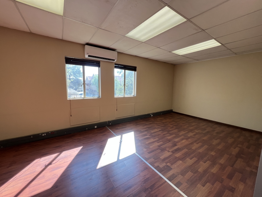 To Let Commercial Property for Rent in Randjespark Gauteng