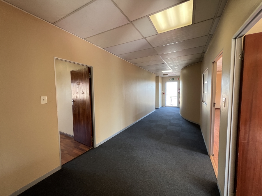 To Let Commercial Property for Rent in Randjespark Gauteng