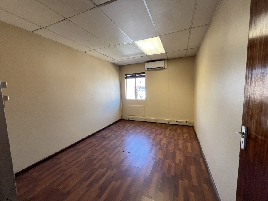 To Let Commercial Property for Rent in Randjespark Gauteng