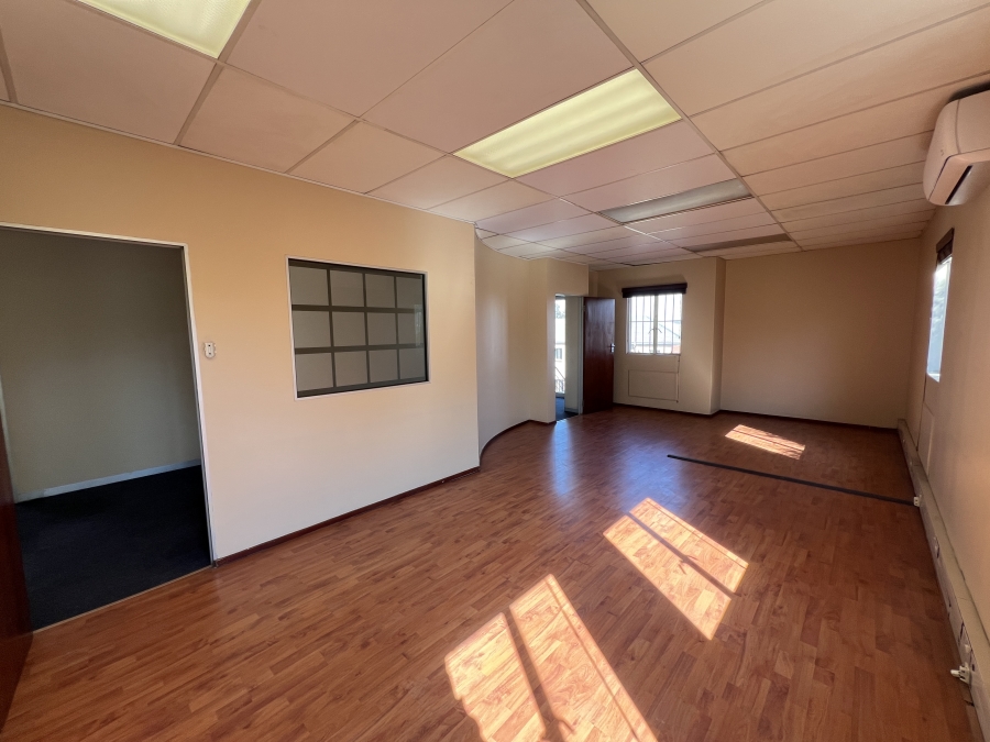 To Let Commercial Property for Rent in Randjespark Gauteng