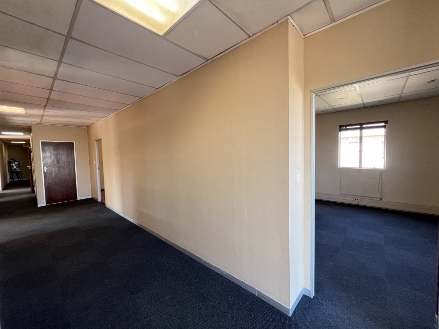 To Let Commercial Property for Rent in Randjespark Gauteng