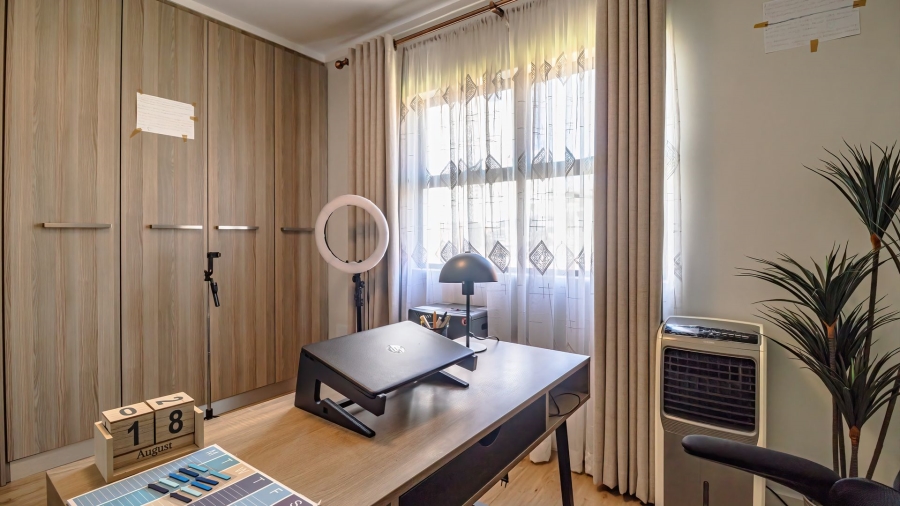 2 Bedroom Property for Sale in Lonehill Gauteng