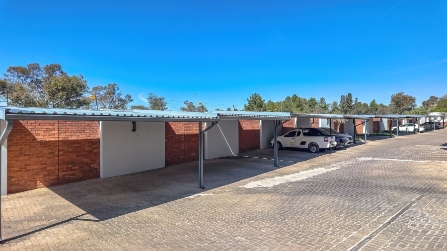 2 Bedroom Property for Sale in Lonehill Gauteng