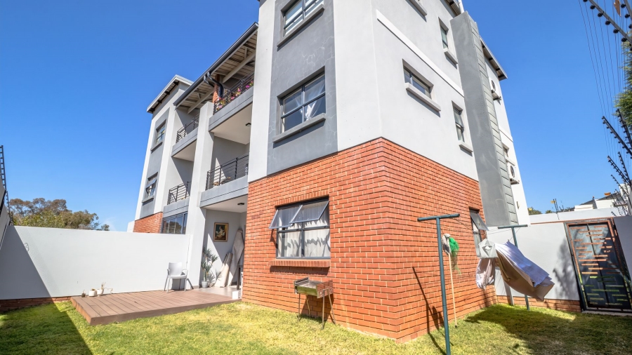 2 Bedroom Property for Sale in Lonehill Gauteng