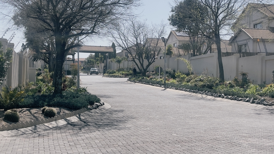 4 Bedroom Property for Sale in Halfway Gardens Gauteng