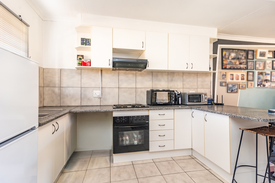 2 Bedroom Property for Sale in Wilro Park Gauteng