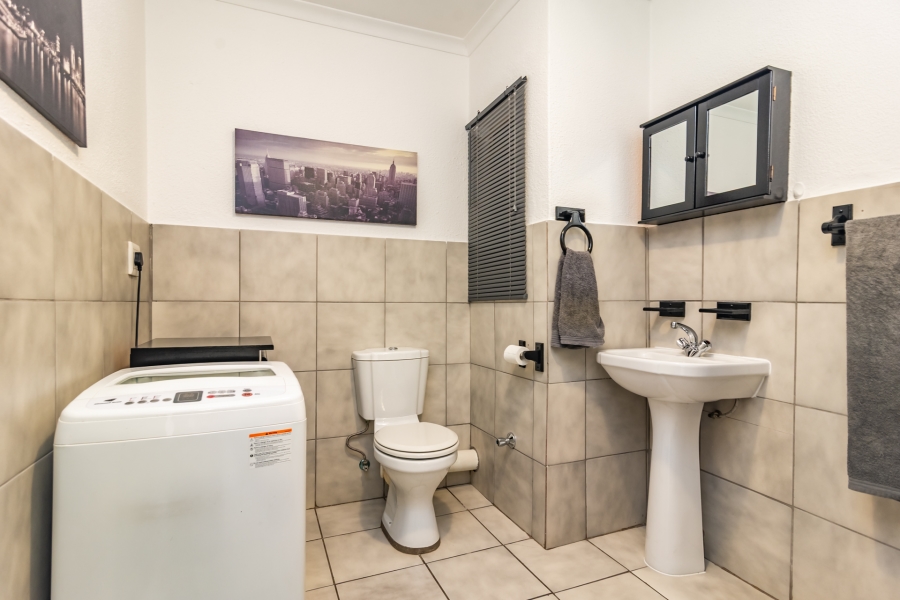 2 Bedroom Property for Sale in Wilro Park Gauteng