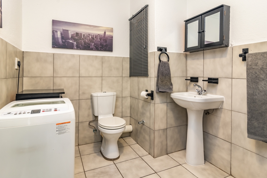 2 Bedroom Property for Sale in Wilro Park Gauteng