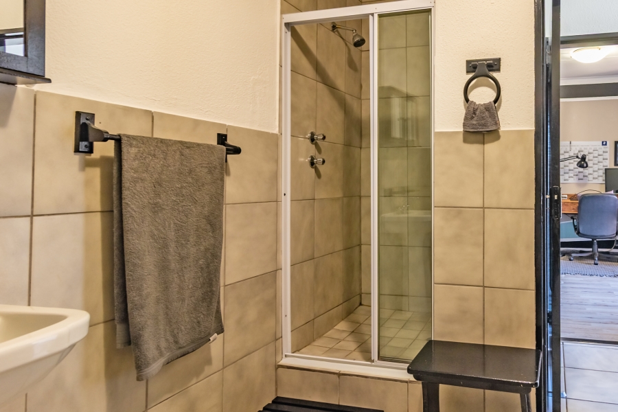 2 Bedroom Property for Sale in Wilro Park Gauteng