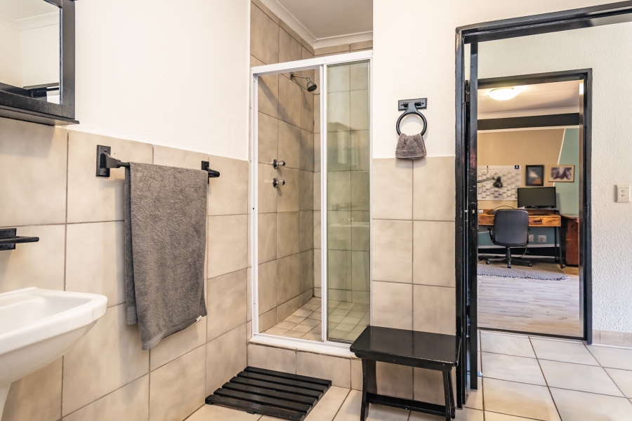 2 Bedroom Property for Sale in Wilro Park Gauteng
