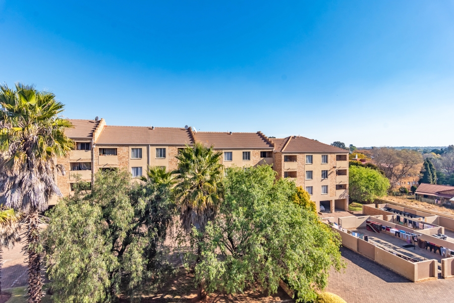 2 Bedroom Property for Sale in Wilro Park Gauteng