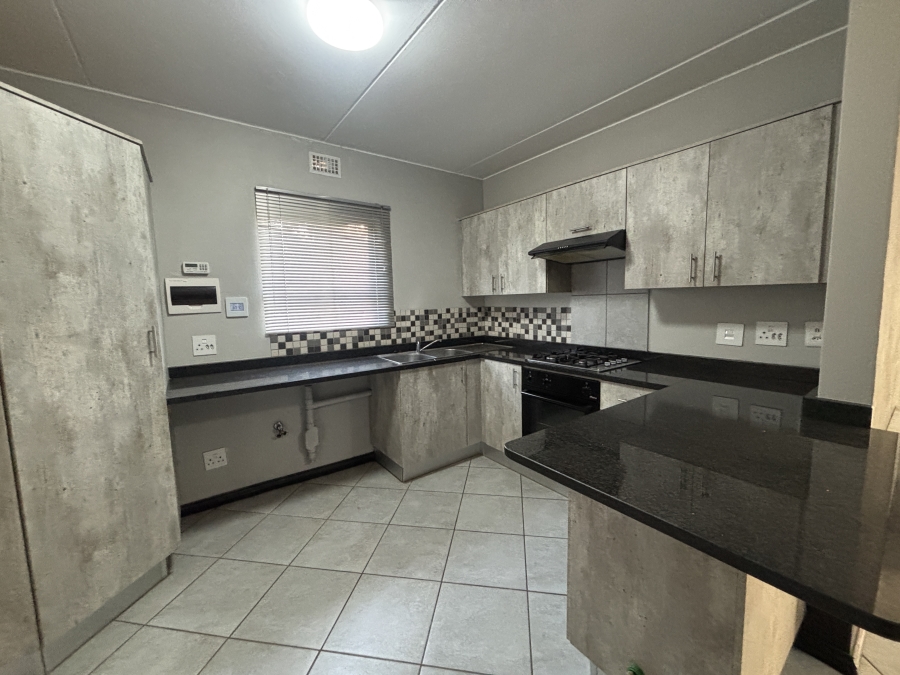 2 Bedroom Property for Sale in Norton Home Estate AH Gauteng