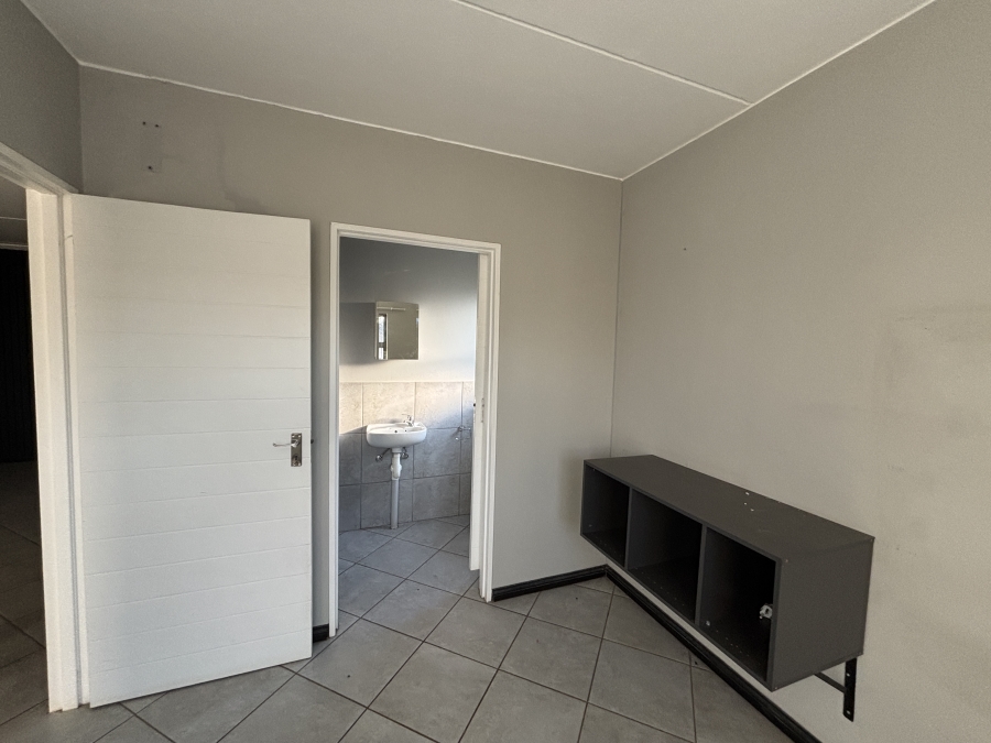 2 Bedroom Property for Sale in Norton Home Estate AH Gauteng